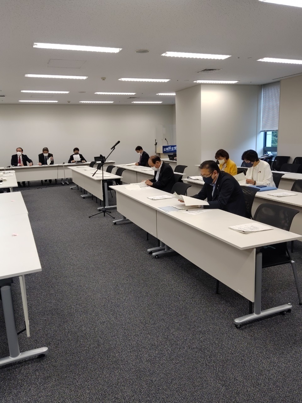 内閣委員会所属