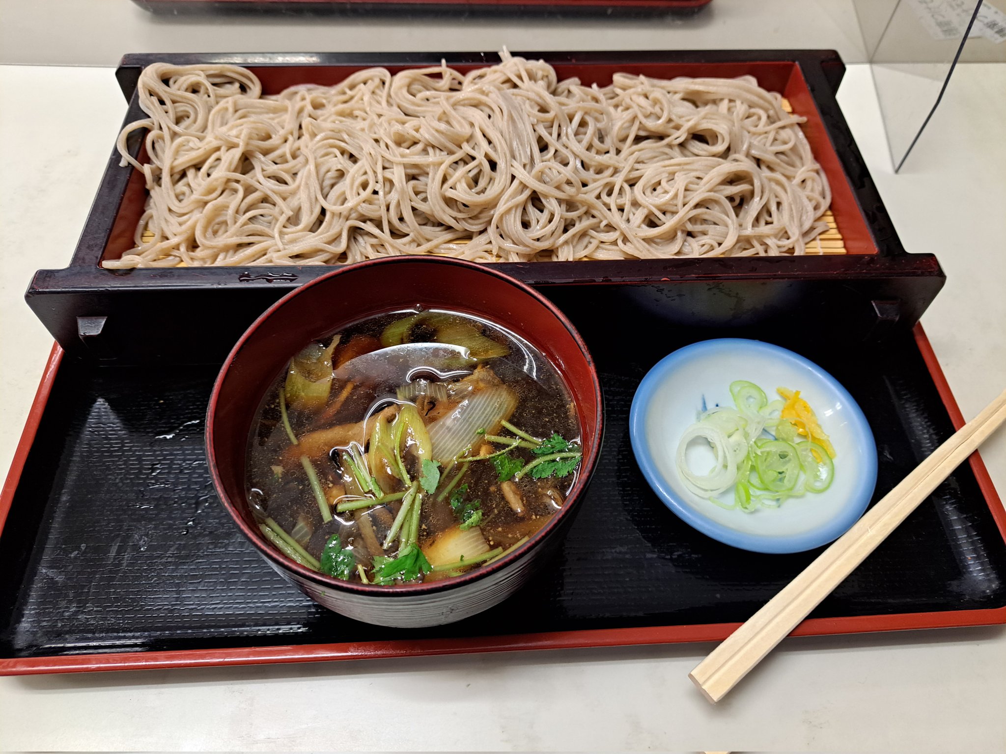 参議院地下のお蕎麦やで一服